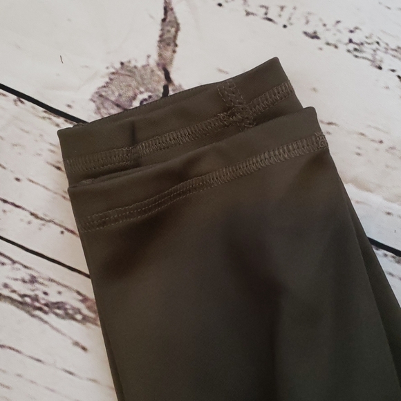 Olive green Sunday Oasis leggings. - Picture 3 of 4
